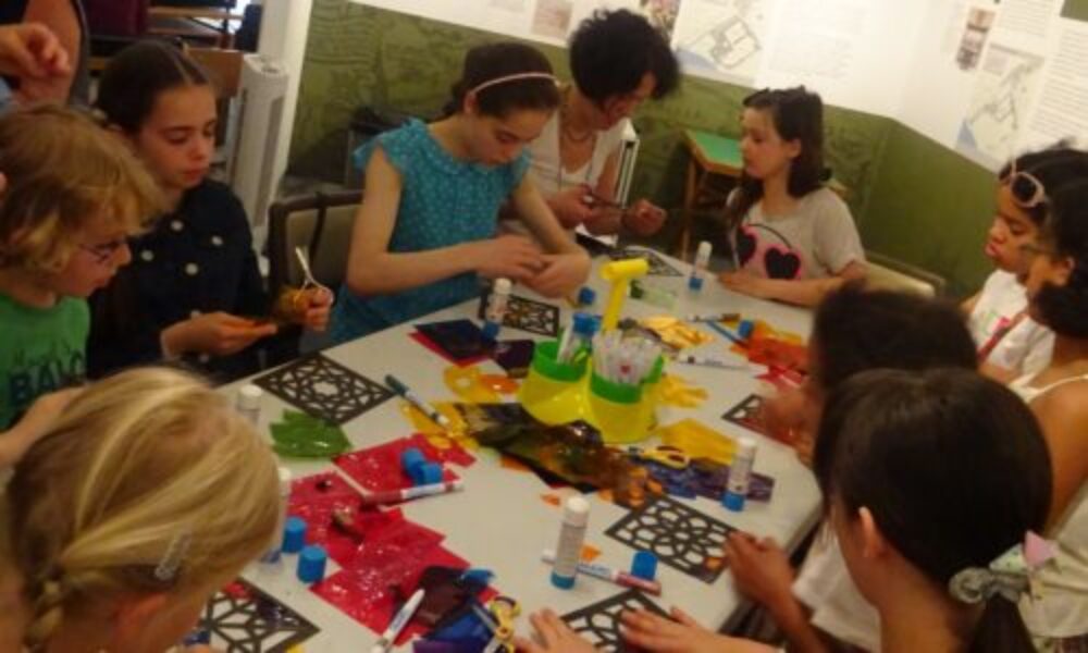 <Family Workshop at the Museum - Learn about local history and spend quality time together at a family workshop at the Museum with object handling and a hands on craft activity for parents and children